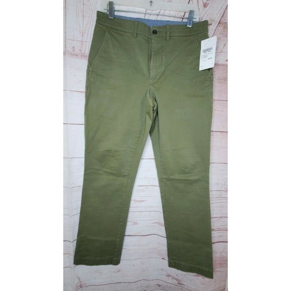 L.L. Bean Outlet Standard Fit Deep Olive Lakewashed 32x32 Men Khaki Pants - Picture 3 of 12